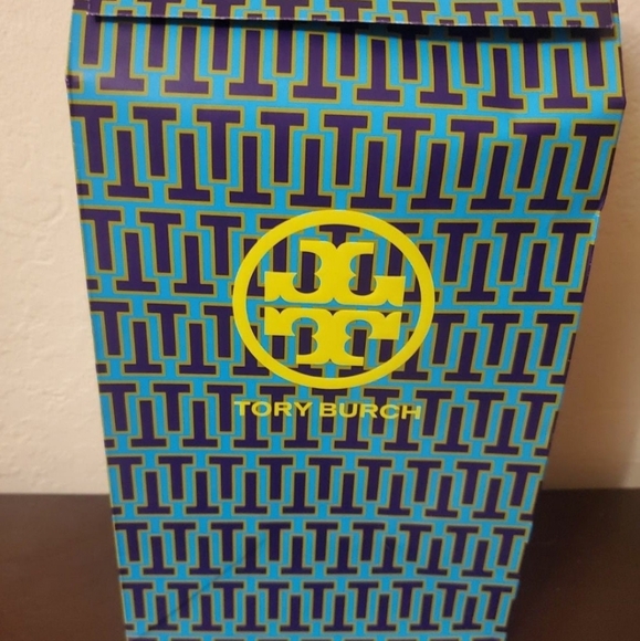 SOLD! Tory Burch Fleming  Leather Soft Clutch - Picture 7 of 11